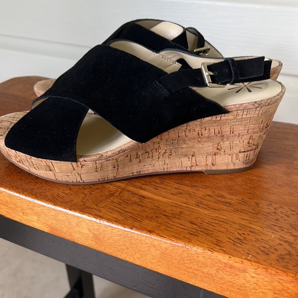 Isaac Mizrahi Wedge Sandals - Picture 2 of 3